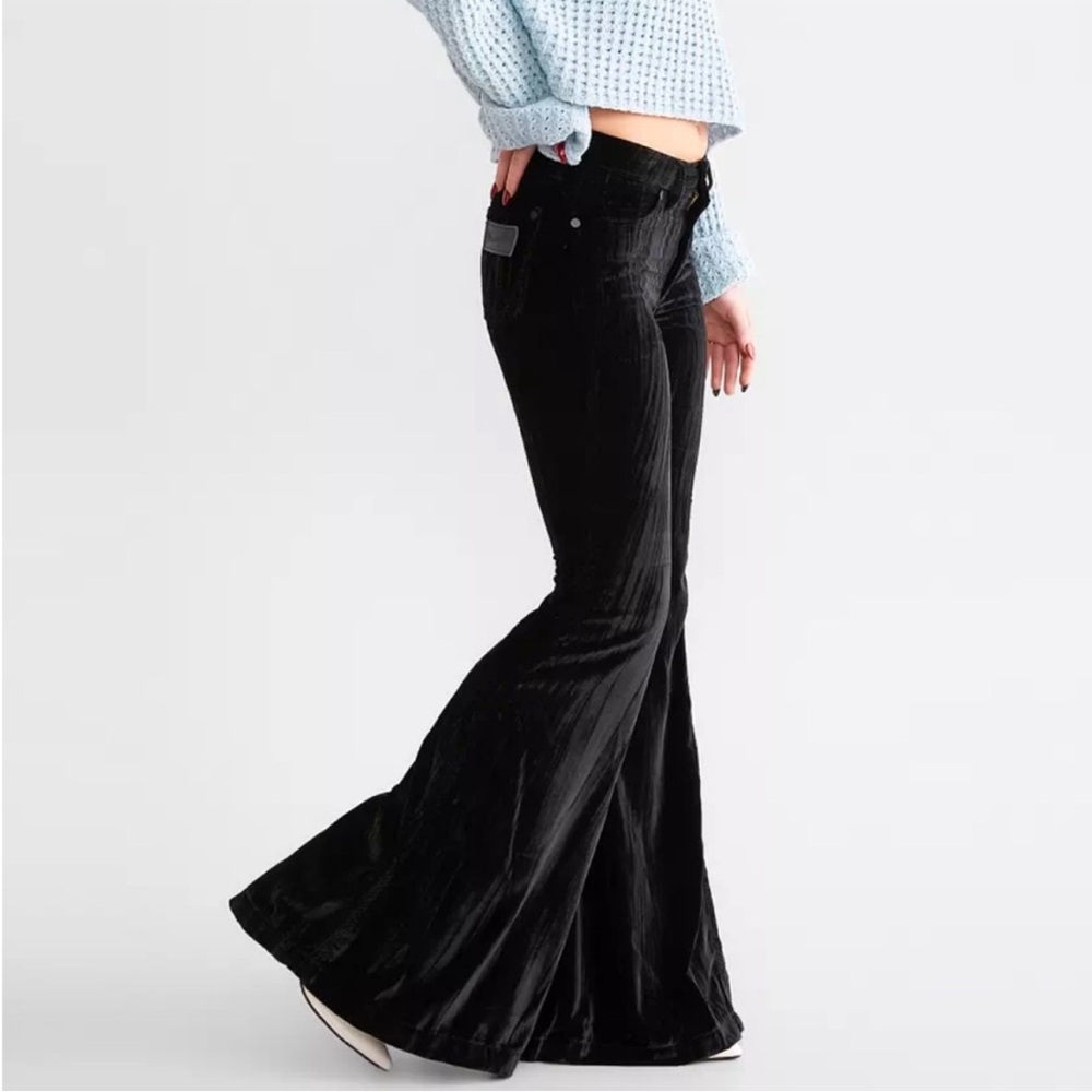 Wrangler Black Flare Pants